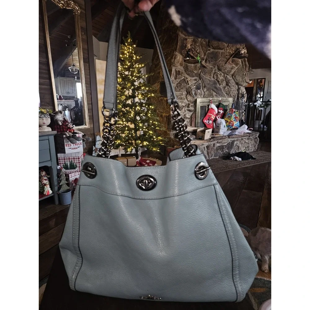 Coach Eddie Gorgeous Pebbled Leather Turnlock Lt. Light Blue 3 Compartments